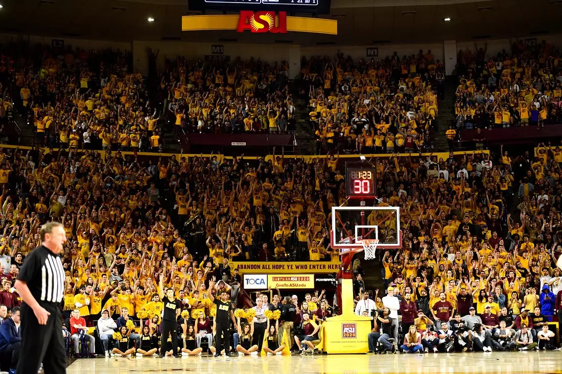 Desert Financial Arena crowd